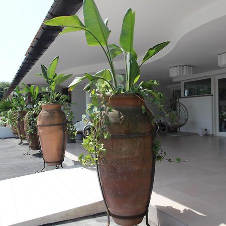 Love&Fama Hotel Sabaudia Buitenkant foto