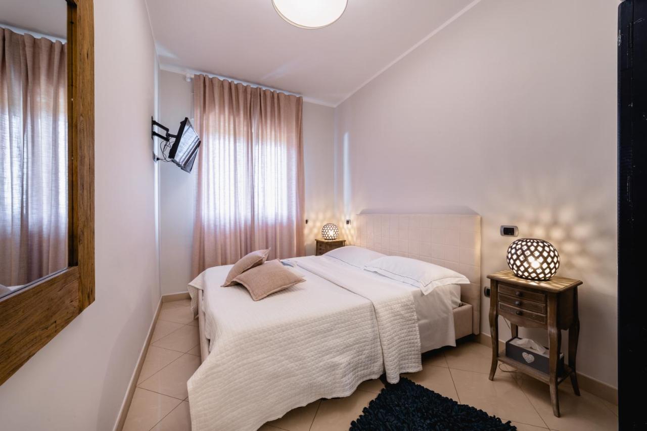 Love&Fama Hotel Sabaudia Buitenkant foto